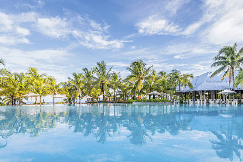 Victoria Beachcomber Resort & Spa - Victoria for 2 - Adults Only 1