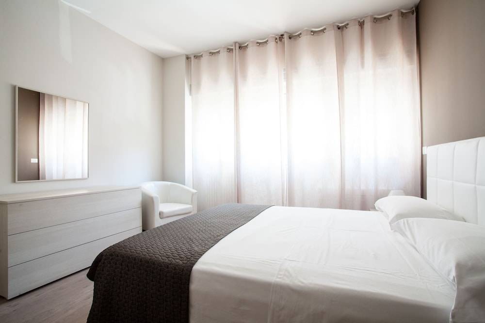 Astoria Suite Apartments 2