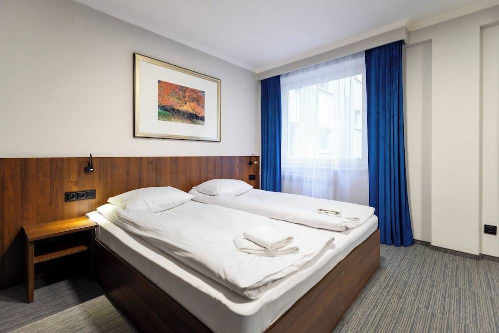 Noclegi Hit Rooms & Apartments 1