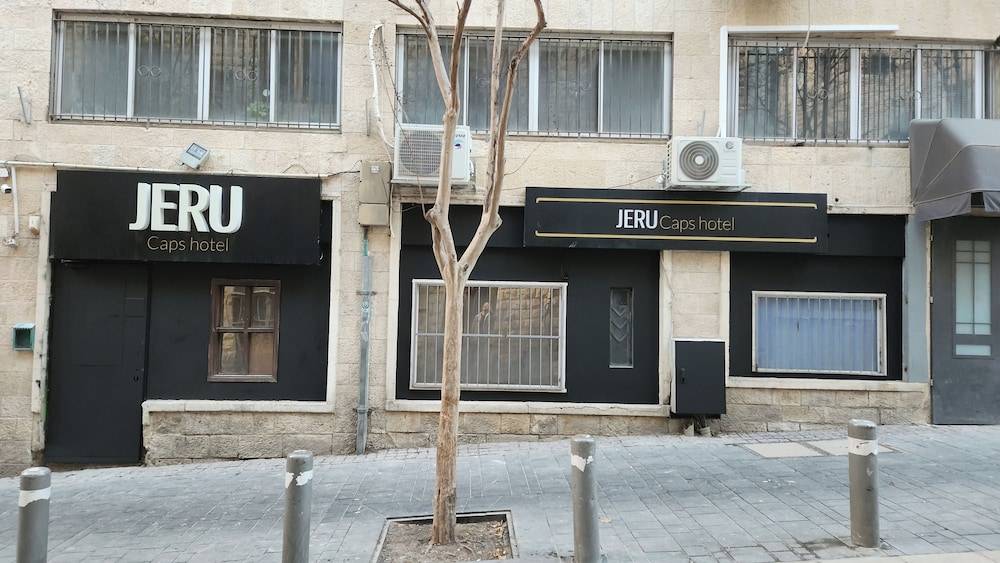 Jeru Caps CityCenter 1