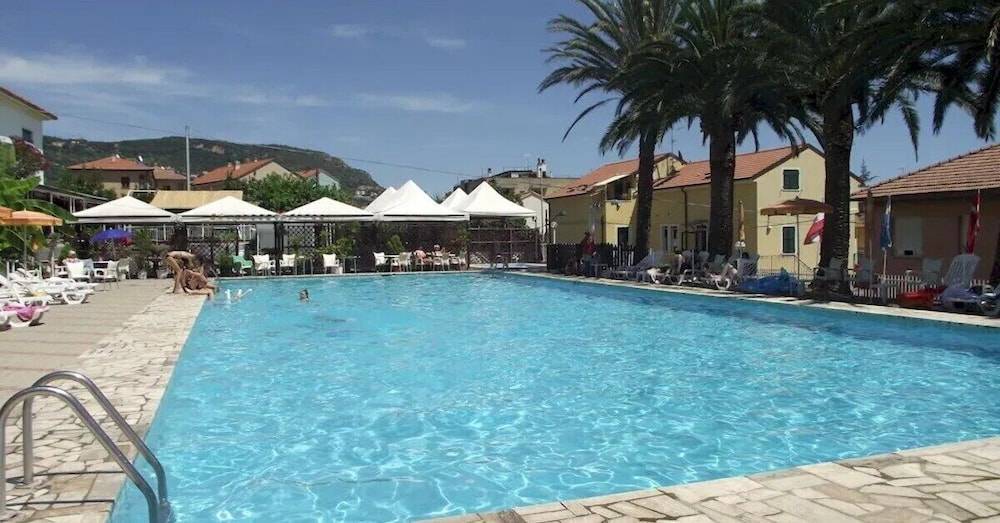 Al Borgo Village 1