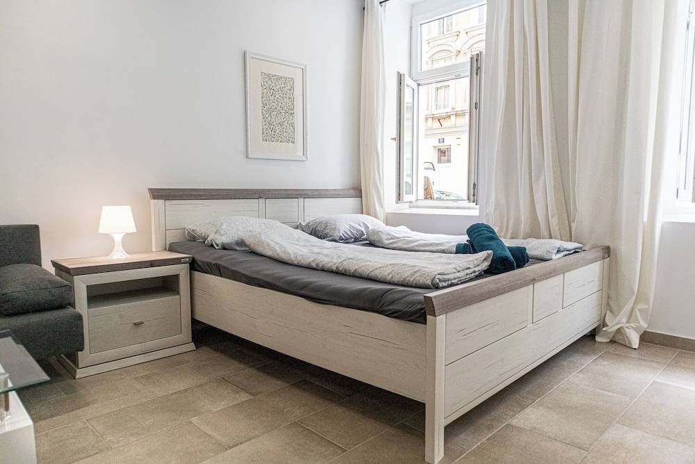 Stylish 1BR Studio In Central Vienna 1