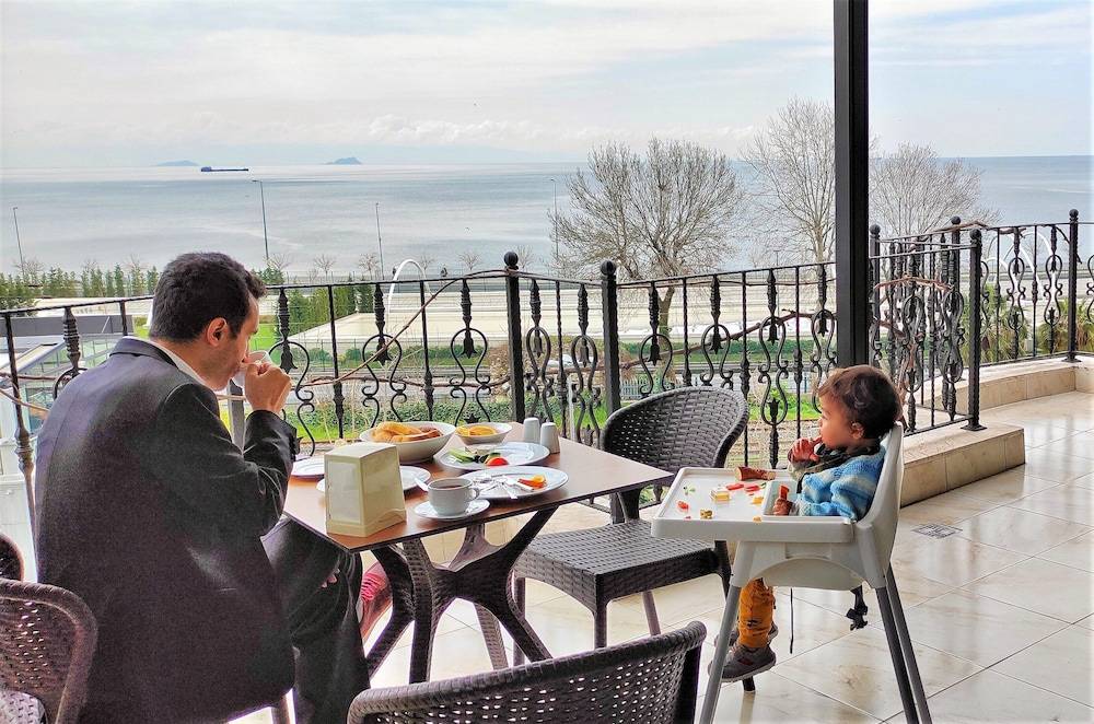 Saruhan Hotel 1