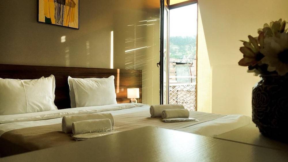 HOTEL POINT 1