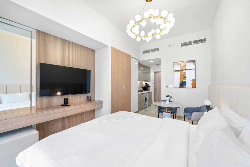 Stylish Studio with Garden Views 2