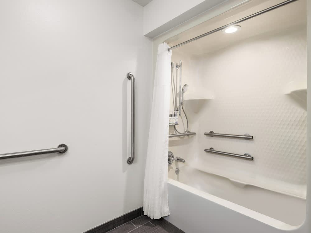 Garner Hotel Albuquerque West by IHG 2