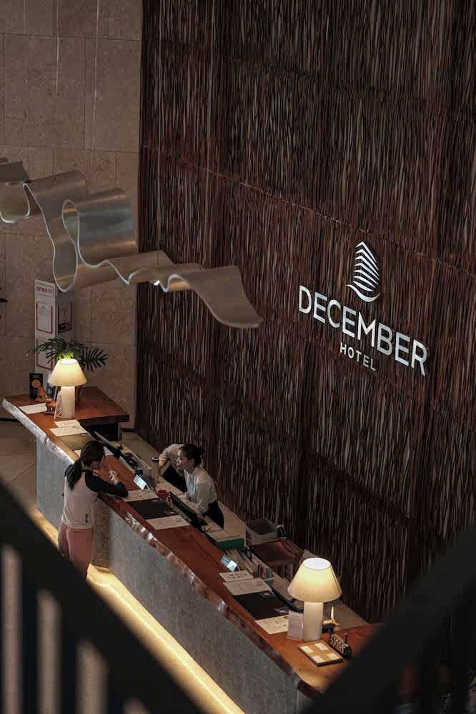 December Hotel 2