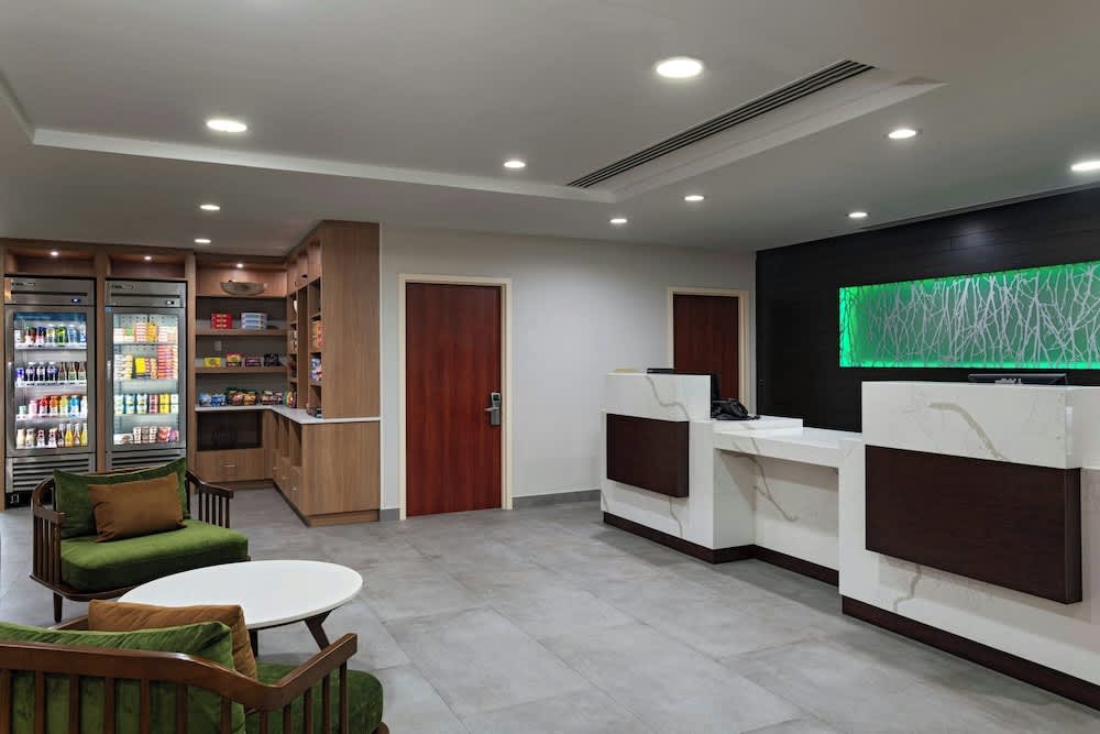 Fairfield by Marriott Medford Long Island 2