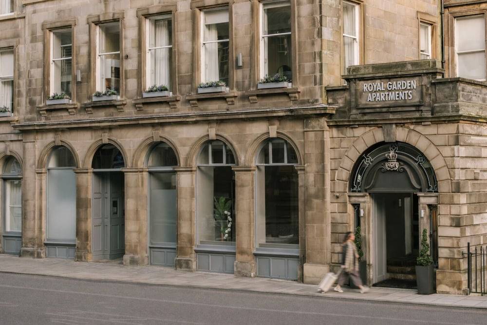 Thistle Suites Royal Garden 1