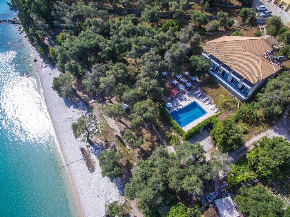Amfitriti Hotel & Studios 1