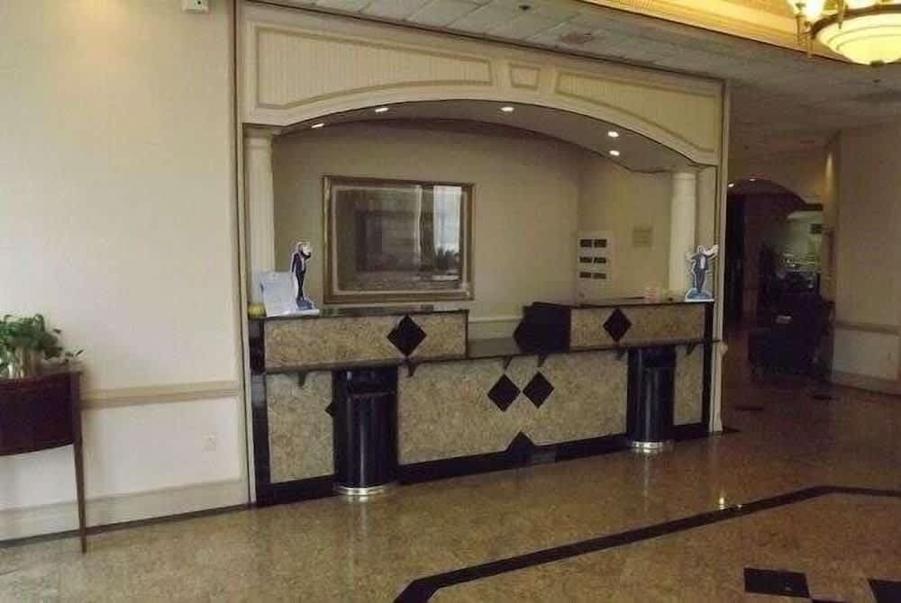 Comfort Inn & Suites 2