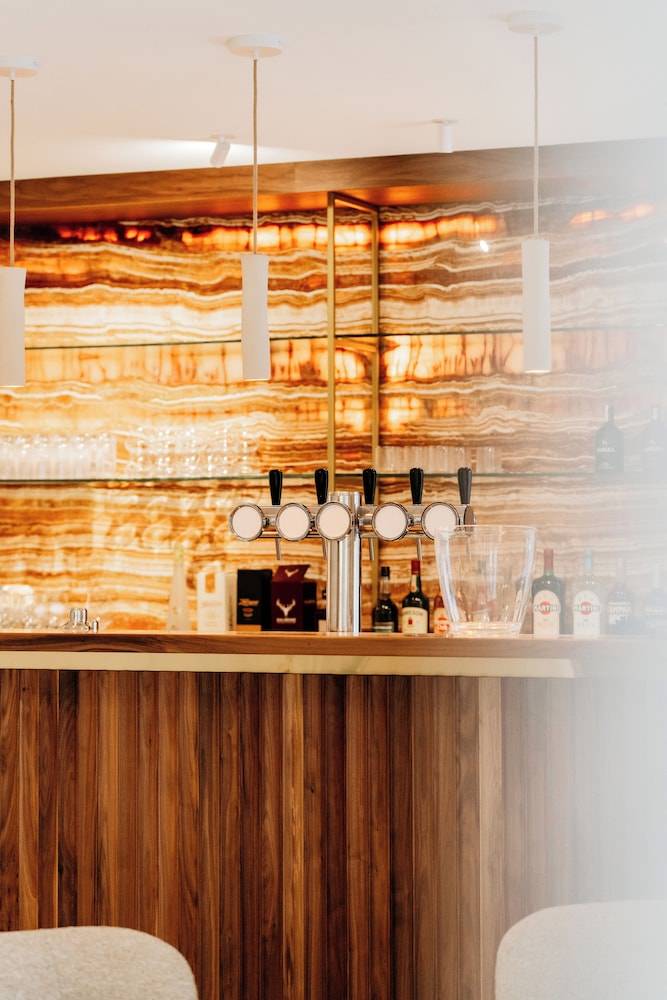 Alfred Hotel & Gastro Bar 1
