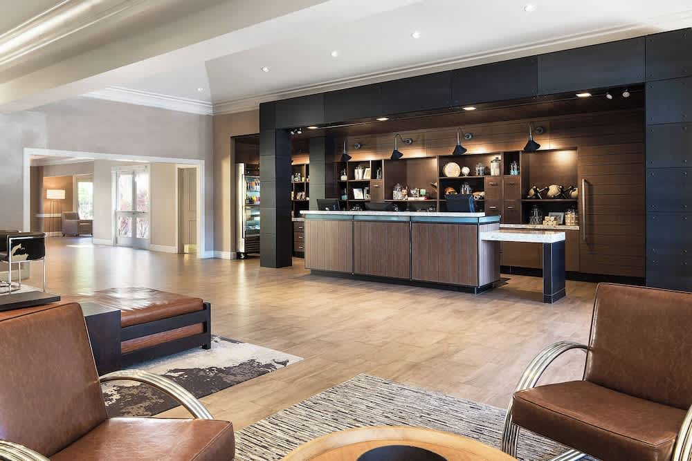 Marin Hilltop Hotel 1
