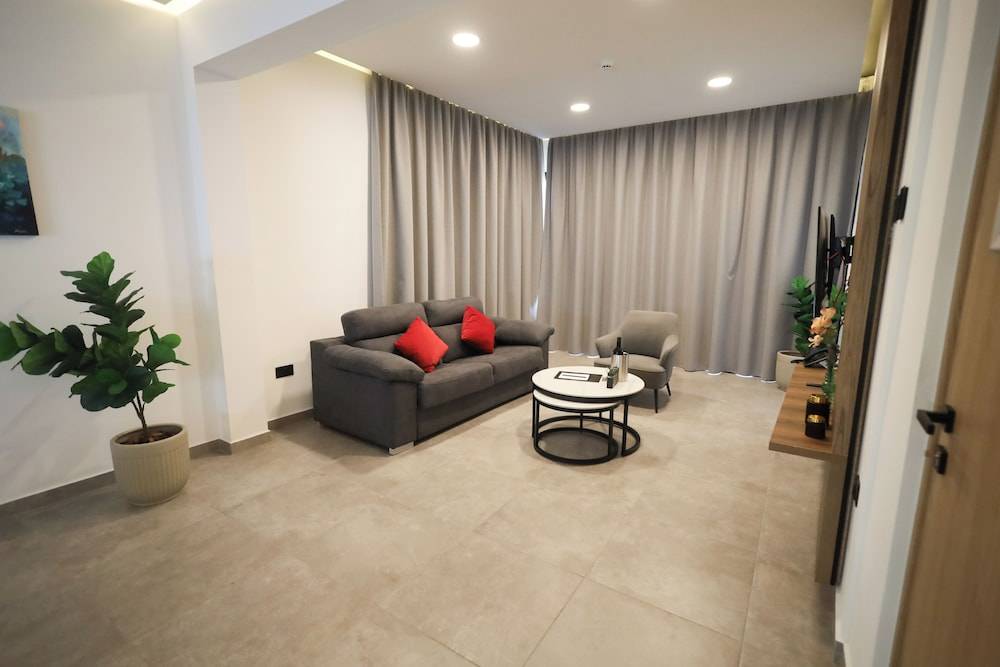 LE BOUQUET LUXURY SUITES 1