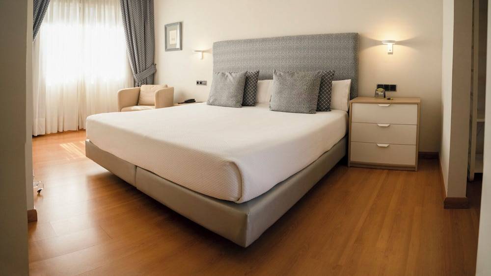 Hotel Sercotel Tres Luces 1