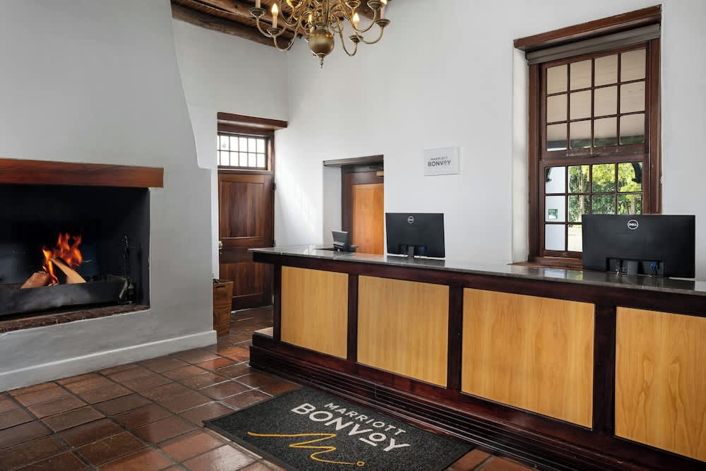 Protea Hotel by Marriott Cape Town Mowbray 2