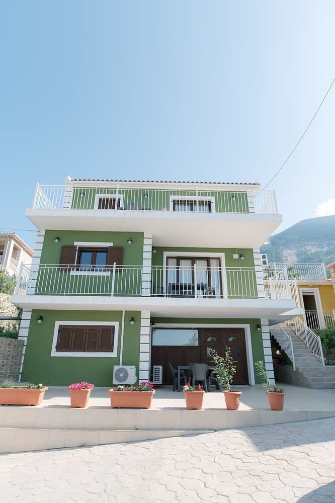Lakis Residences 1