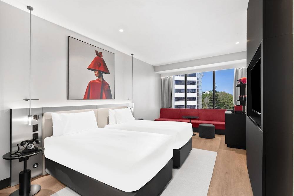 Radisson RED Auckland 1