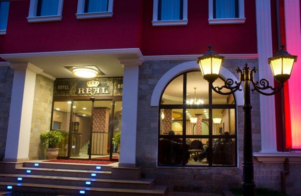 Real Hotel 1