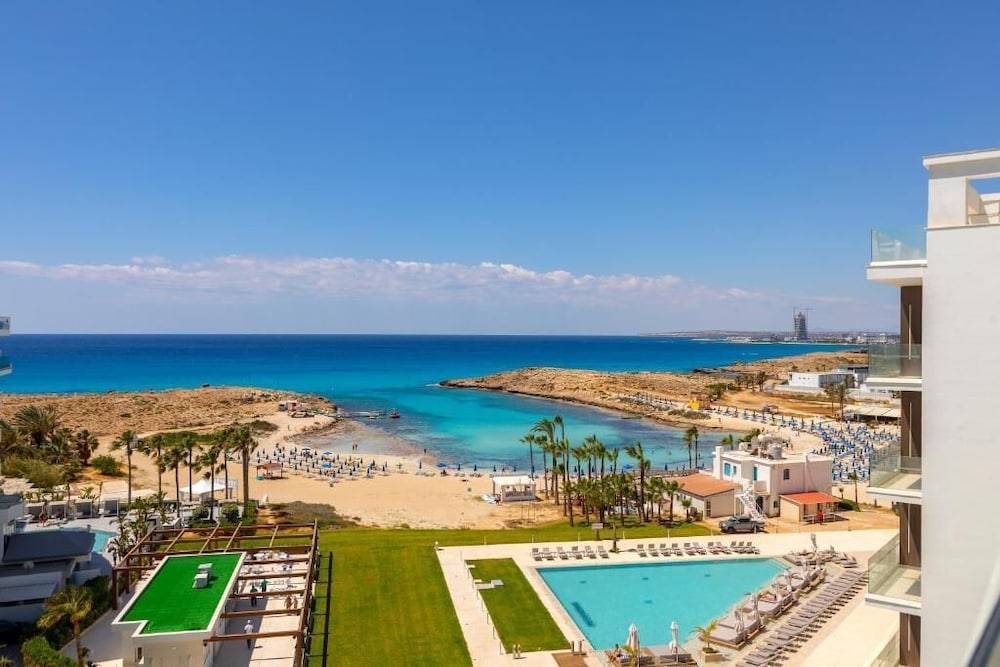 Chrysomare Beach Hotel & Resort 1