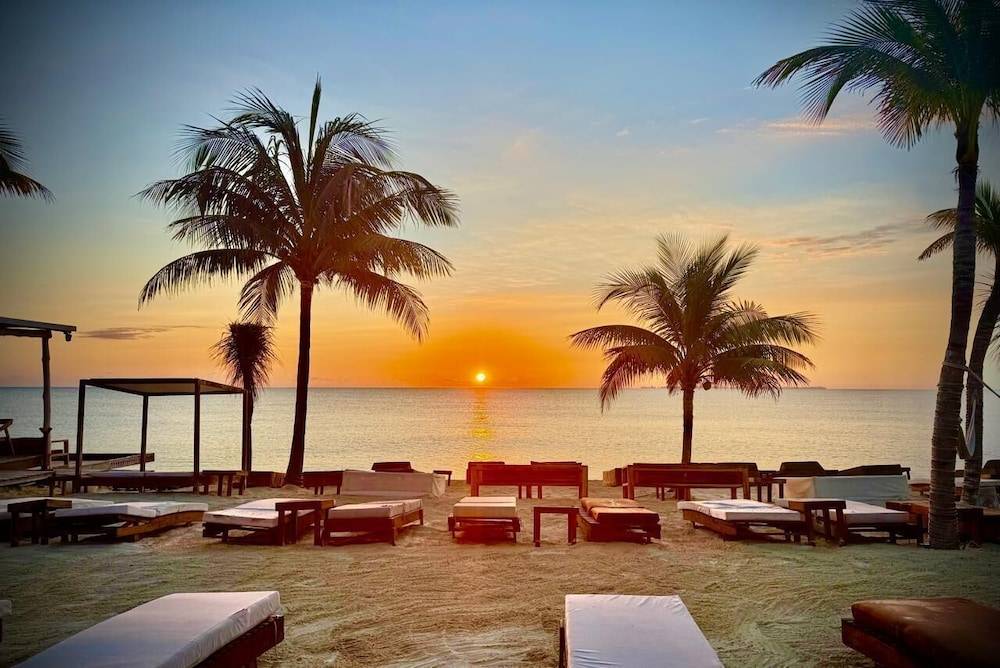 Punta Blanca | Beachfront Boutique Hotel 1