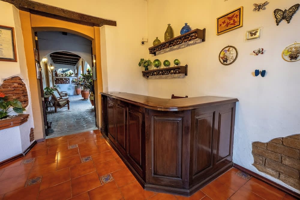 Las Mariposas Hotel & Studios 1