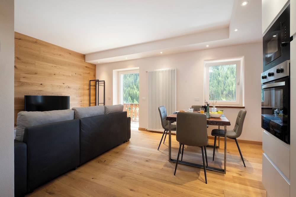 SnowLake Suite & Apartment 1