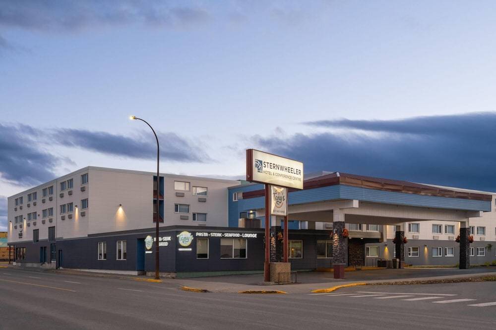 Sternwheeler Hotel & Conference Centre, Trademark by Wyndham 1