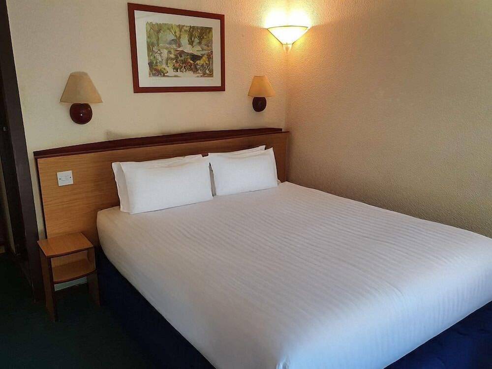 The Crossway Hotel, Coventry Walsgrave, Part of AG Collection 2