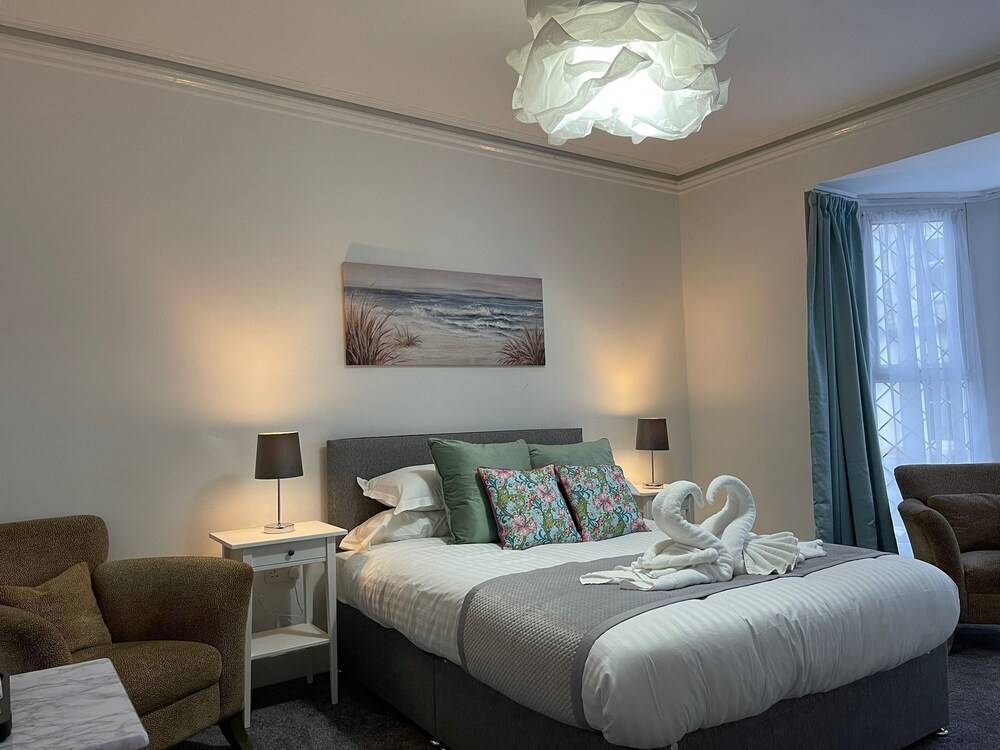 Tintagel Arms Bed and Breakfast 2