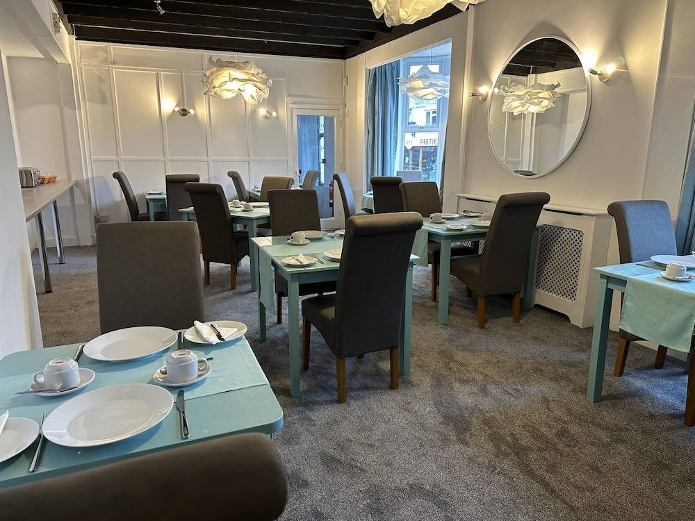 Tintagel Arms Bed and Breakfast 1