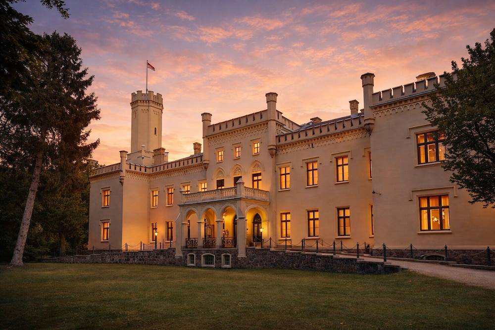 Romantik Hotel Schloss Reichenow 1
