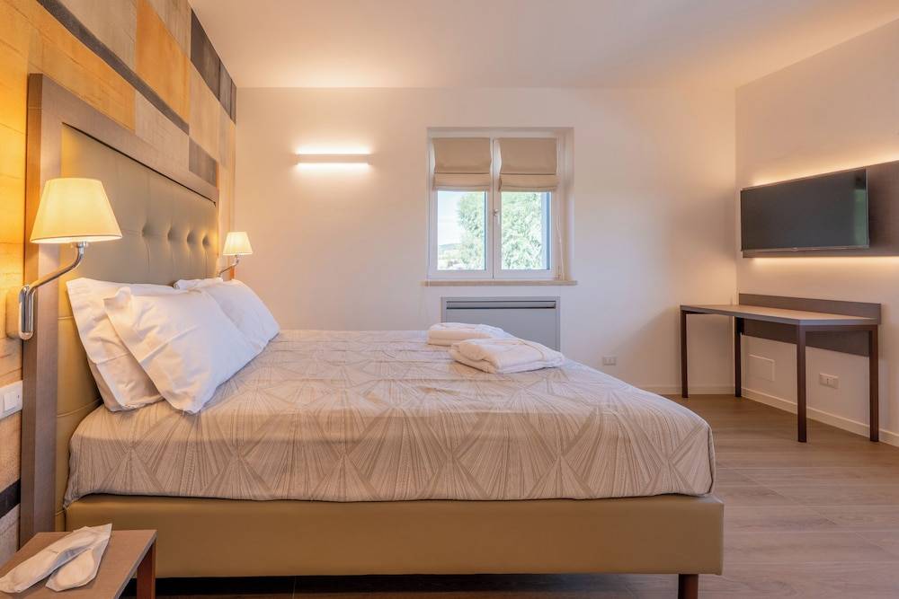 Borgo Riparossa 2