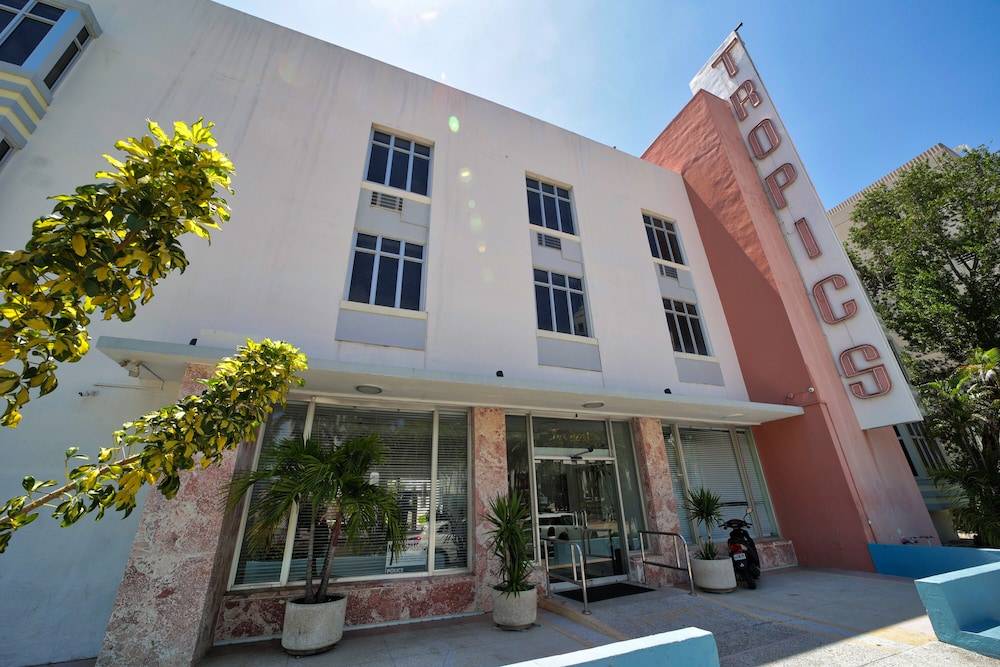 Tropics Hotel Miami Beach 1