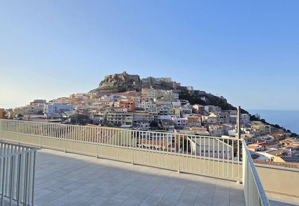 Aria Condizionata e Terrazza Vista Mare 1