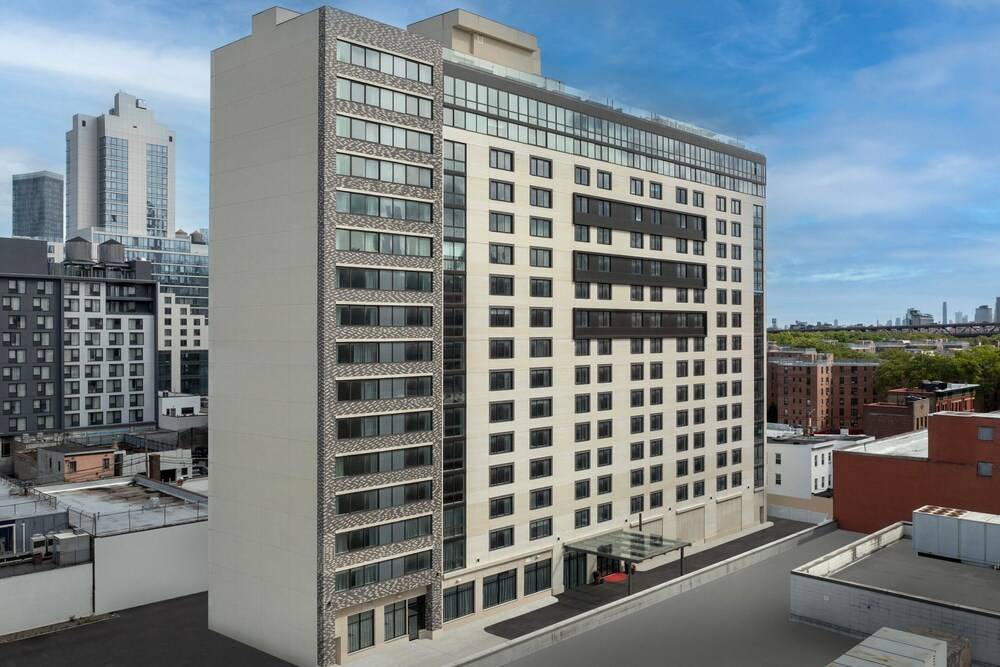 Residence Inn by Marriott New York Queens 1