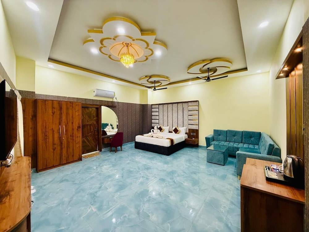 HOTEL DIAMOND CREST 1