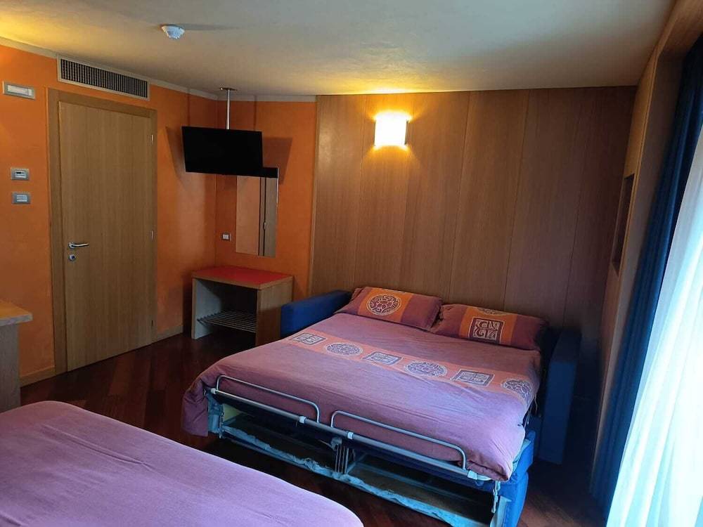 Hotel Ambrosini 2