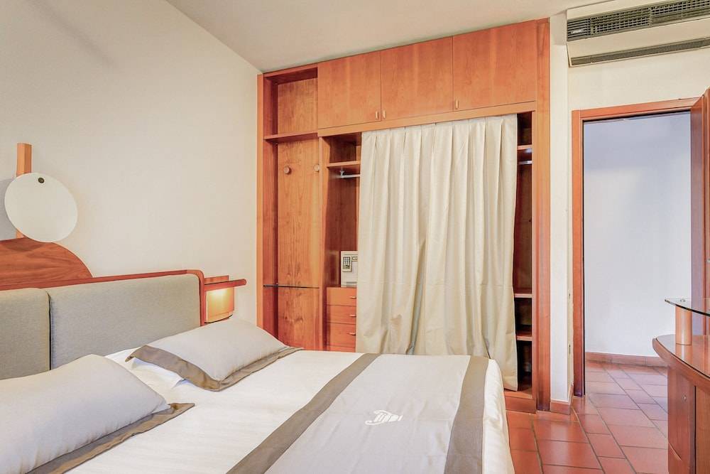 Hotel with private beach in San Vincenzo 1