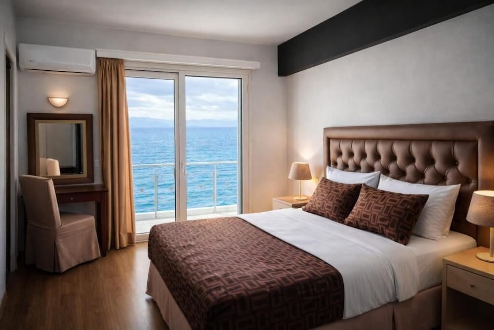 Queens Leriotis Hotel 1