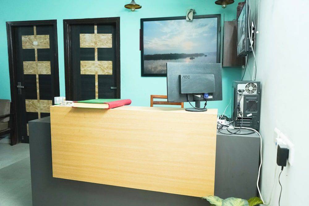 Roomshala Hotel KD Plazav 2