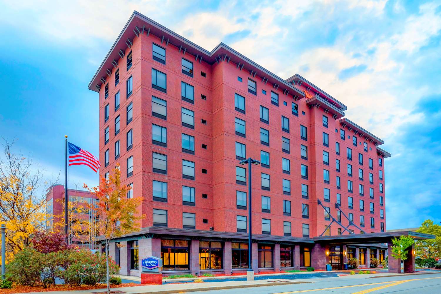 Hampton Inn & Suites Pittsburgh-Downtown 2