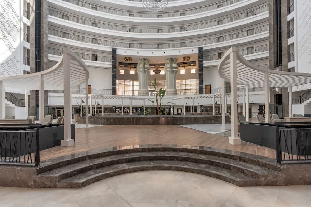 Sirius Town Apartment with Pool, Beach Access, Spa & Gym Near Mall 2