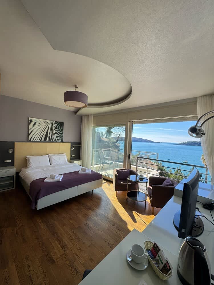 Meridian Hotel 1