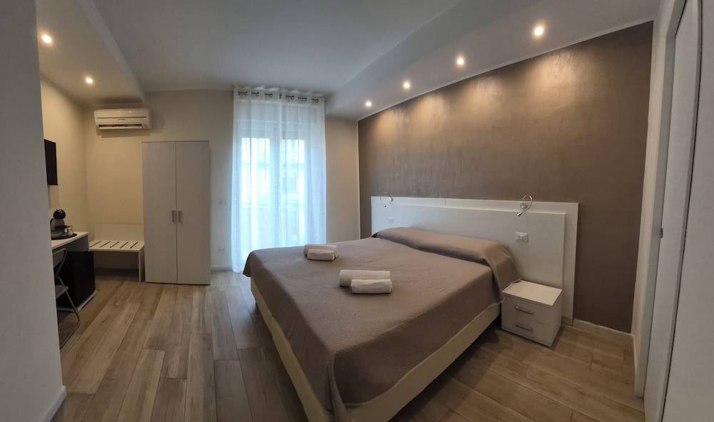 Seaside Holidays Guest House 1