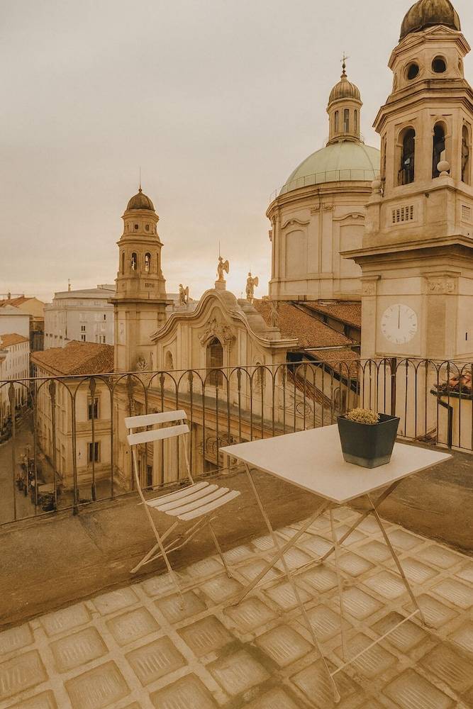 Casa Milano - S. Alessandro 3 - Check-in in via Lupetta 5 1