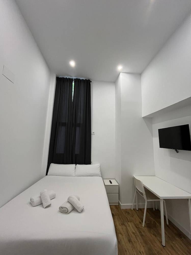 Hostal Bernabeu II 1