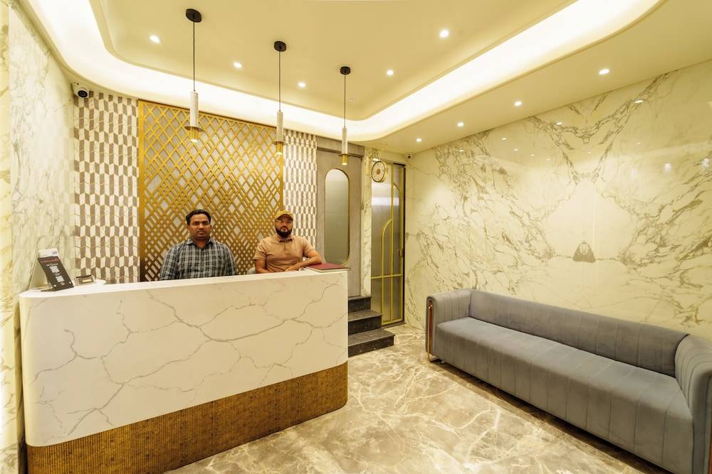 La Hotel Metro near BKC 2