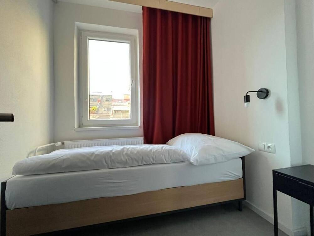 IZY STAY Hostel Bratislava 1