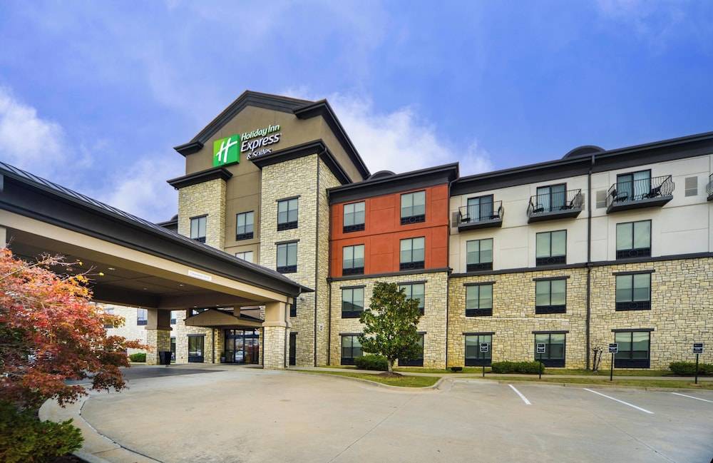 Holiday Inn Express & Suites CONWAY by IHG 1